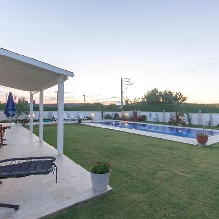 Lux Tas Çeşme